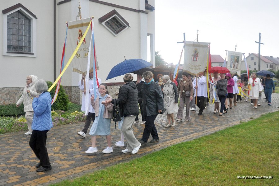 43 Procesja eucharystyczna.jpg